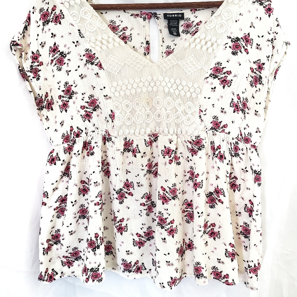 Torrid white pink flower blouse -I